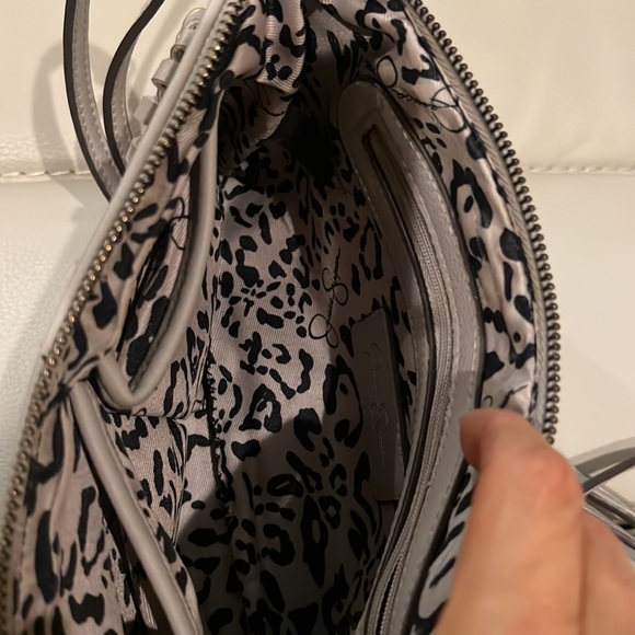 Jessica Simpson 3-D Floral Crossbody Bag – Light Taupe pre owned with flaw - Picture 6 of 7
